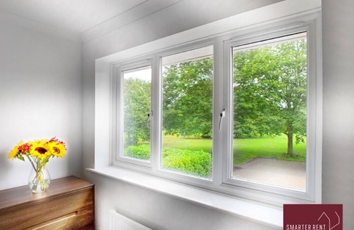 Bisley House | Woking - Front Garden, Parking, Pets Welcome