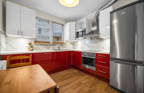 Wola Apartment | Wola Tower - 60m2, Balcony & View, Parks by Rentujemy