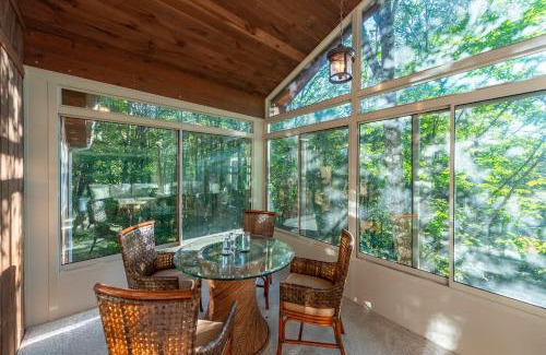 Wolf Laurel House | Wolf Summit Retreat Hot Tub Arcade Games