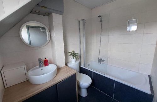 Sint-Lambrechts-Woluwe Apartment | Wolu Flat - Entire housing