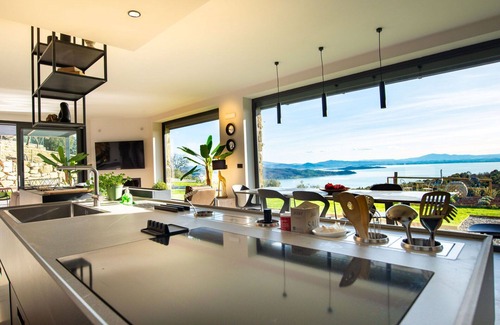 Passignano sul Trasimeno Villa | Wonderful private villa with A/C, WIFI, private pool, TV, patio, panoramic view and parking