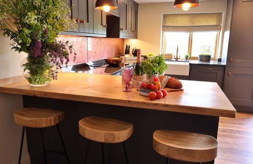 Quedgeley House | Wonderful villa for 6 people with WIFI, terrace, pets allowed and parking