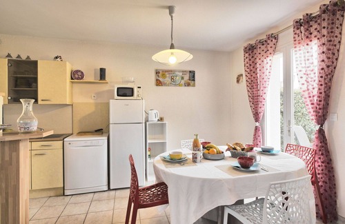 Saint-Gildas-de-Rhuys House | Wonderful villa for 4 guests with WIFI, TV, terrace, pets allowed and parking