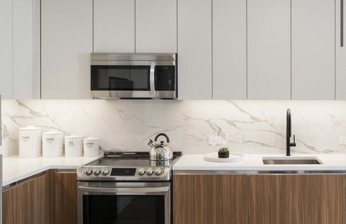 Prospect Lefferts Gardens Apartment | Wonderful 1 Bdr PH Condo With Balcony & View Of The City