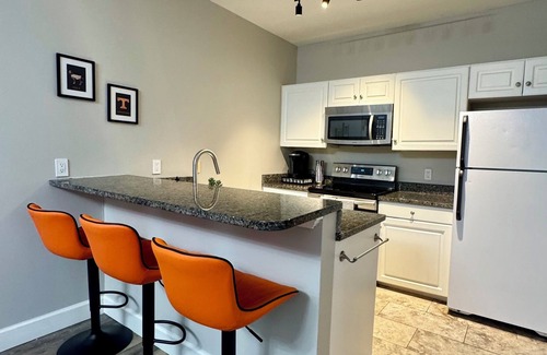 Fort Sanders Condo | Wonderful 3bd/2ba condo with AC in Fort Sanders. One block from UTK!