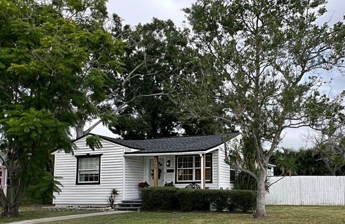 St. Petersburg - Clearwater House | Wonderful bungalow completely remodeled in St. Petersburg