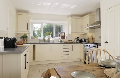 Hook Norton Cottage | Wonderful dog friendly countryside retreat -Coleman's Elm