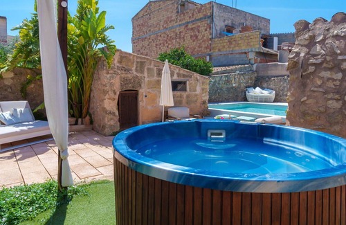 Vilafranca de Bonany House | Wonderful private villa for 6 guests with A/C, WIFI, private pool, TV, patio and pets allowed