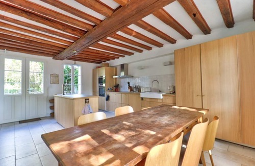 Lommoye House | Wonderful escape for happy tribes