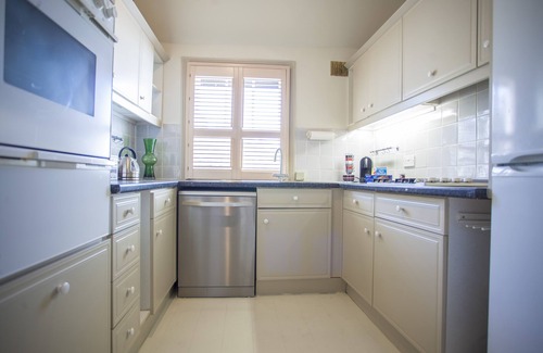 Queen's Gate Apartment | Wonderful Gloucester Road/Hyde Park 2bed/1.5bath Mews House