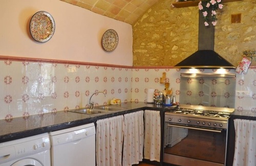 Banyoles Villa | Wonderful holiday home with pool and situated in small authentic village