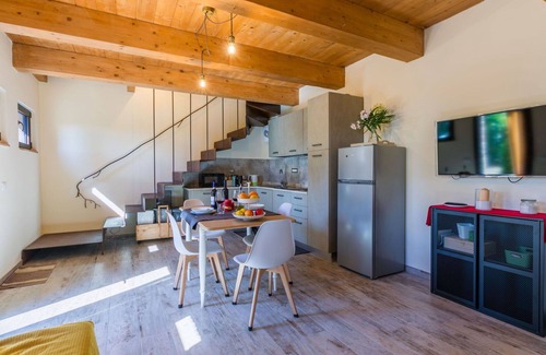 Castel San Gimignano House | Wonderful private villa for 4 people with WIFI, A/C, TV, patio, panoramic view and parking