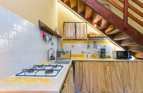 Santa Maria a Monte House | Wonderful private villa for 6 guests with A/C, WIFI, private pool, TV, patio and parking