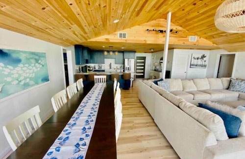 Hartswell House | WONDERFUL OCEAN FRONT HOME WITH POOL