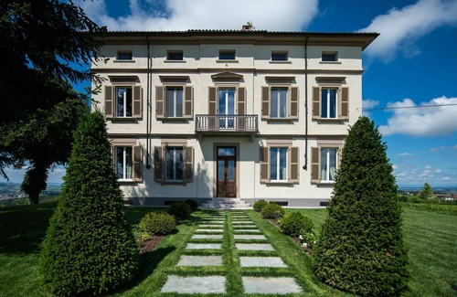 Costigliole d'Asti Villa | Wonderful private villa with WIFI, private pool, A/C, TV, patio, panoramic view and parking