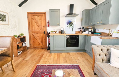 Struan House | Wonderful private villa for 2 people with WIFI, TV, patio, panoramic view and parking