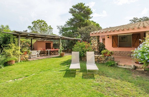 Notteri Villa | Wonderful private villa for 8 guests with A/C, TV, patio, pets allowed and parking