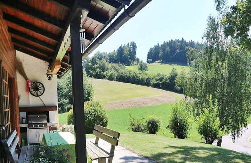 Grafenstein House | Wonderful private villa for 5 people with WIFI, TV, patio, pets allowed and parking