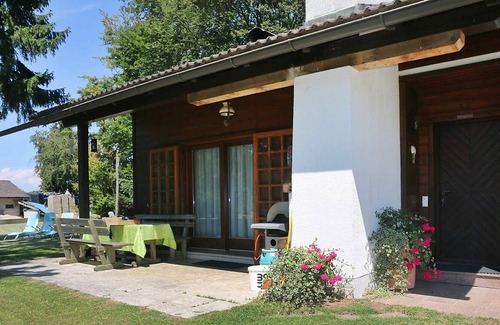 Grafenstein House | Wonderful private villa for 5 people with WIFI, TV, patio, pets allowed and parking