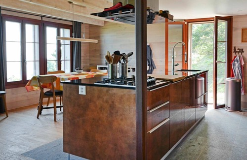 Bullet House | Wonderful private villa for 6 guests with WIFI, pets allowed, panoramic view and parking