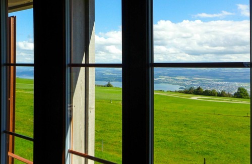 Bullet House | Wonderful private villa for 6 guests with WIFI, pets allowed, panoramic view and parking