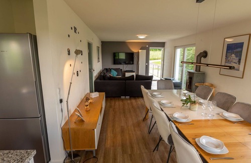 Loffingen House | Wonderful private villa with WIFI, TV, terrace, pets allowed, panoramic view and parking