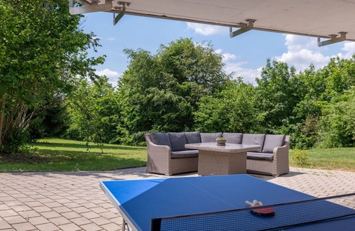 Loffingen House | Wonderful private villa with WIFI, TV, terrace, pets allowed, panoramic view and parking