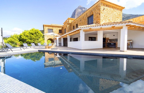 Finestrat Villa | Wonderful private villa for 9 people with private pool, A/C, WIFI, TV and patio