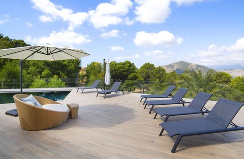 Finestrat Villa | Wonderful private villa for 9 people with private pool, A/C, WIFI, TV and patio