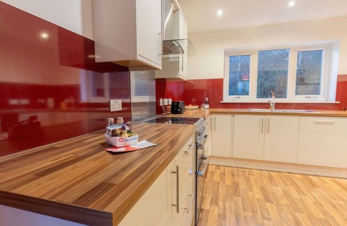 Loch Ness House | Wonderful private villa for 7 people with WIFI, TV, patio, panoramic view and parking