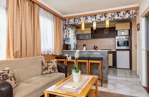 Badacsonyors House | Wonderful private villa for 4 people with WIFI, A/C, TV, patio and parking