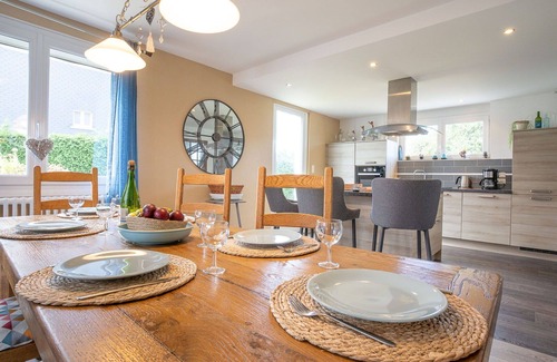Tregueux House | Wonderful private villa for 6 guests with WIFI, TV, patio and pets allowed