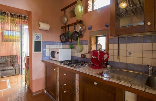 Laterina Villa | Wonderful private villa for 4 people with pool, WIFI, TV, patio and pets allowed, close to Arezzo