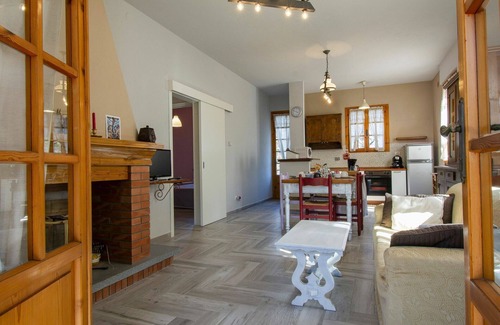 Macchino House | Wonderful private villa for 8 guests with WIFI, TV, patio and pets allowed