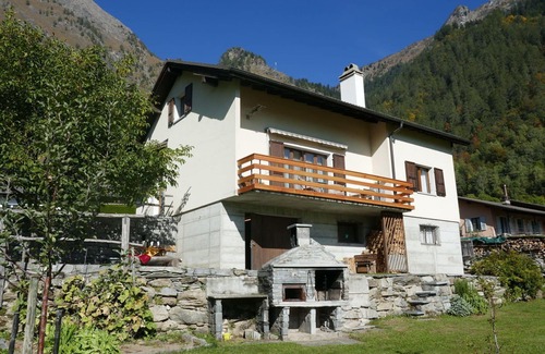 Olivone House | Wonderful private villa for 4 people with WIFI, TV, balcony and parking