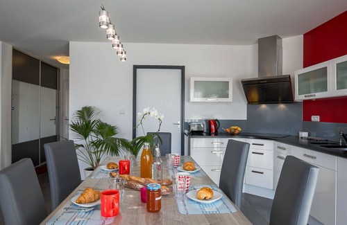Goulven House | Wonderful private villa for 4 people with WIFI, TV and terrace