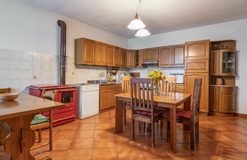 Ferrere House | Wonderful private villa with WIFI, hot tub, private pool, TV, patio, pets allowed and parking
