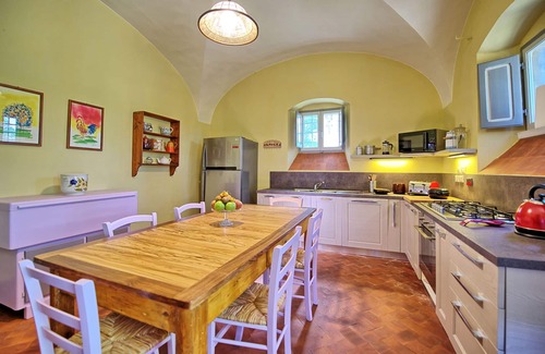 Le Piazze Villa | Wonderful private villa with A/C, private pool, WIFI, TV, panoramic view, parking, close to Arezzo