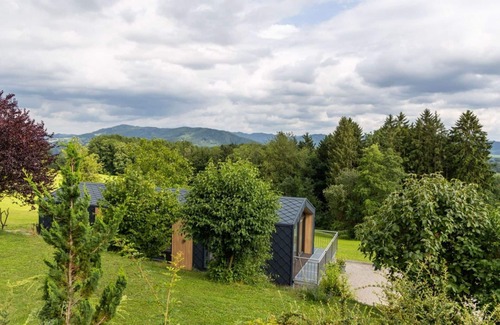Aschach an der Steyr House | Wonderful private villa with WIFI, TV, balcony, pets allowed, panoramic view and parking