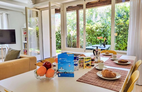 Ascona House | Wonderful private villa for 5 guests with TV, patio and parking
