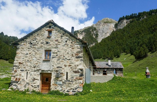 Blenio House | Wonderful private villa for 6 people with pets allowed, panoramic view and parking