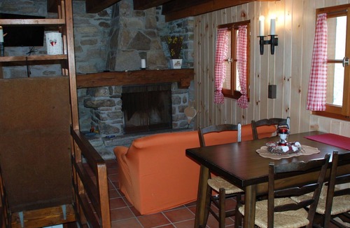 Semione House | Wonderful private villa for 2 people with TV, patio, pets allowed and panoramic view