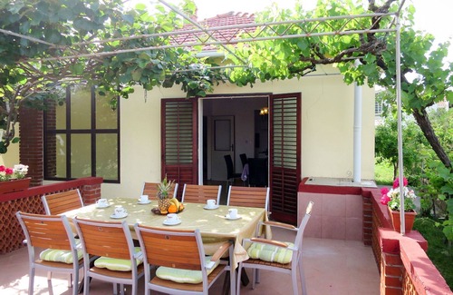 Ugljan House | Wonderful private villa for 8 people with WIFI, A/C, TV and terrace
