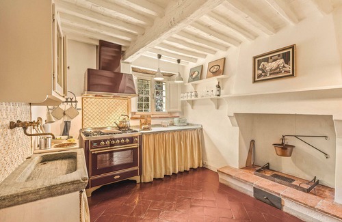 Lucca Villa | Wonderful private villa with A/C, private pool, WIFI, TV, veranda and panoramic view, close to L.