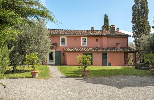 Lucca Villa | Wonderful private villa with A/C, private pool, WIFI, TV, veranda and panoramic view, close to L.