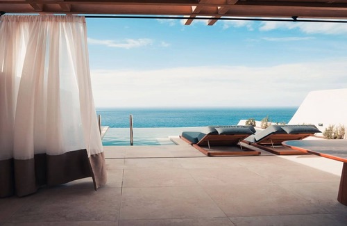 Oia Villa | Wonderful Santorini Suite | 1 Bedroom | Majestic Suite | Private Veranda with.