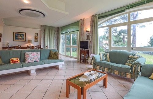 Tonnarella House | Wonderful, spacious vacation home right on the harbor.
