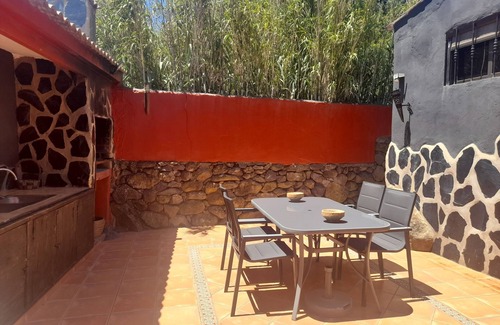 La Solana Cottage | Wonderful typical Canarian house with outdoor pool and wifi in the mountains.