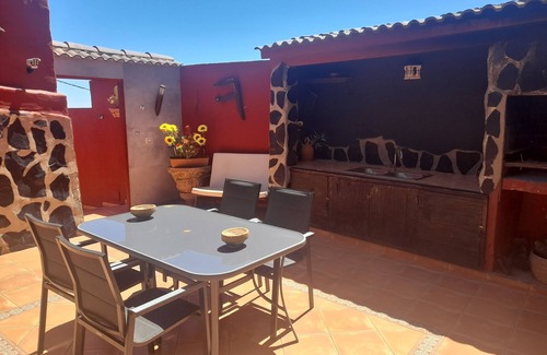 La Solana Cottage | Wonderful typical Canarian house with outdoor pool and wifi in the mountains.