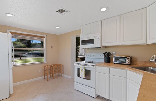 Rock Ridge House | Wonderful vacation rental-5 min to the beach!